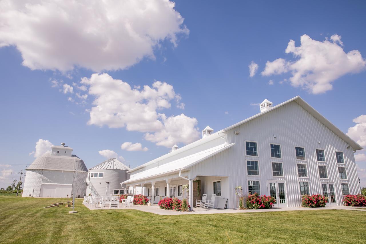Gallery The Barn at Fairview Acres